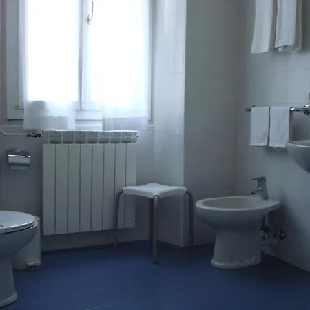 Albergo Loveno * ميناجيو